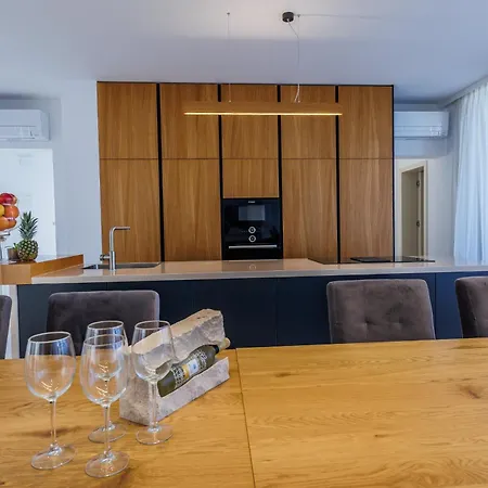 Luxury T&t - - Island Of Brac Villa *